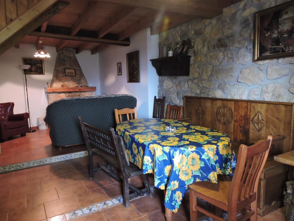 Maison d'hôtes Ablanera 2 à Onís Extérieur photo